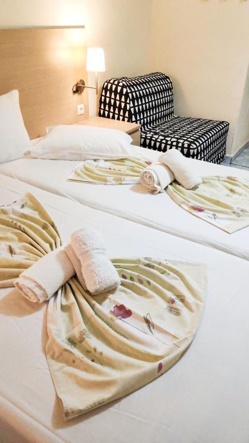 Jimmy'S Rooms Nea Potidea エクステリア 写真