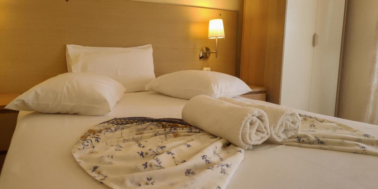 Jimmy'S Rooms Nea Potidea エクステリア 写真